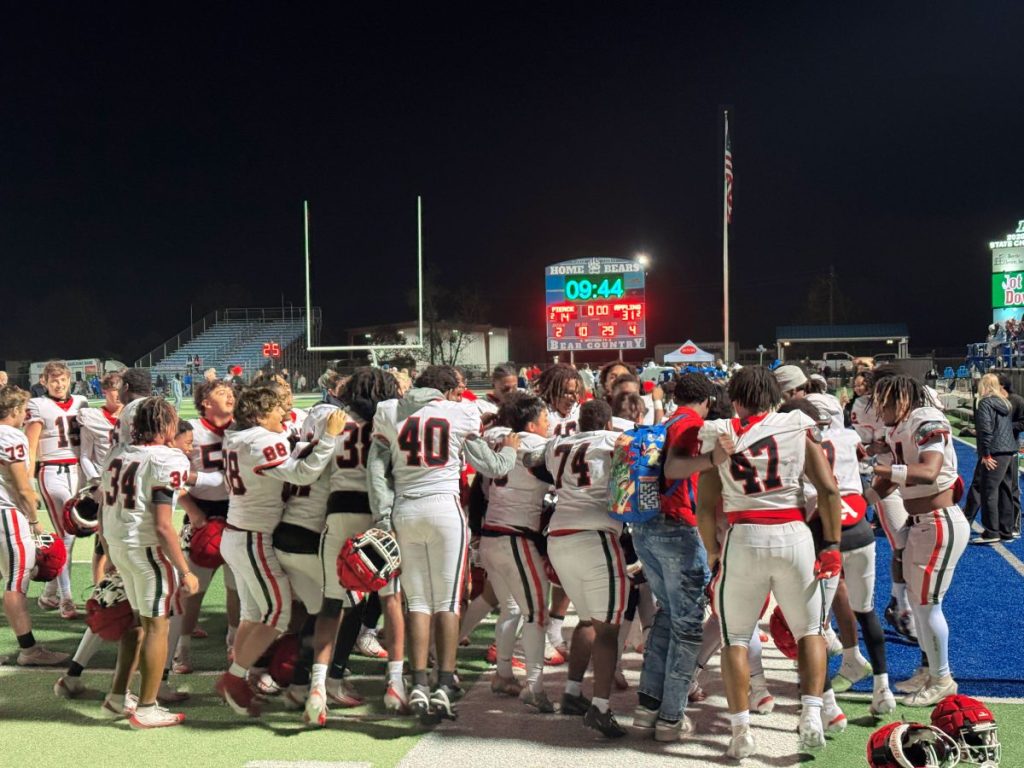 Pirate football team celebrates region win